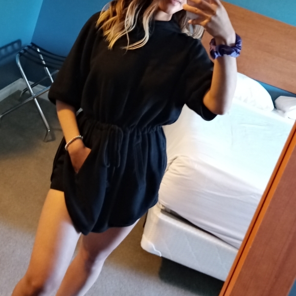 🖤SOLD🖤Aritzia t-shirt sweater - Picture 2 of 10